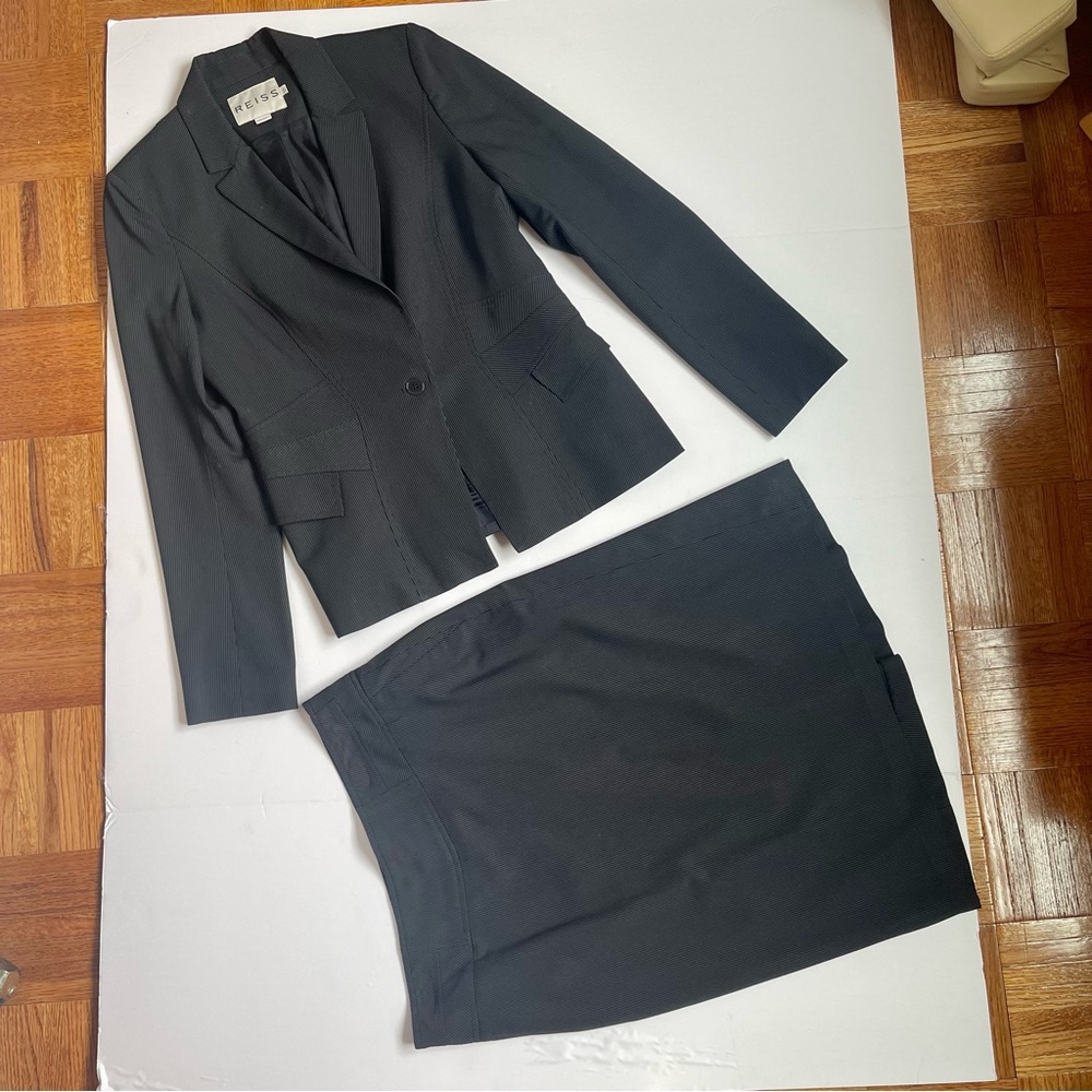 Reiss Navy Blue Pinstripe Blazer & Skirt  Suit.  Excellent condition! Mixed size